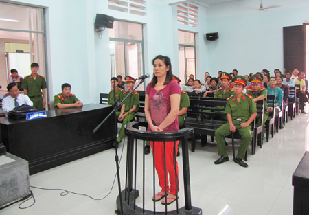 Quang cảnh phiên tòa.