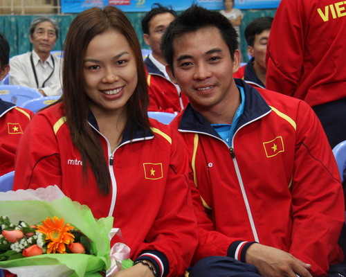 Cao Ngọc Hùng (phải).