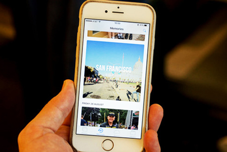 Ứng dụng Photos cho phép bạn có thể tạo ra những album kỷ niệm riêng