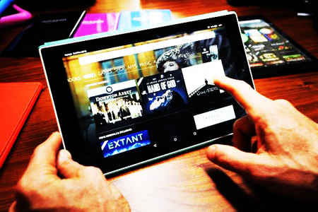  Amazon ra mắt máy tính bảng giá mềm tích hợp Alexa