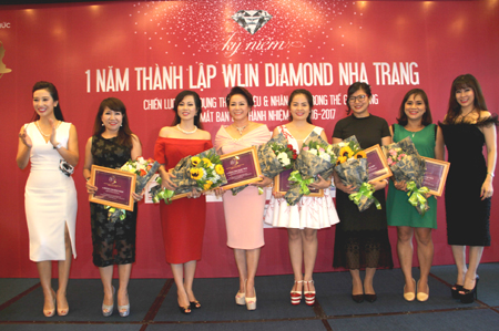 Ra mắt ban điều hành WLIN Diamond Nha Trang nhiệm kỷ 2016-2017.