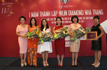 Kết nạp các thành viên mới WLIN Diamond Nha Trang.