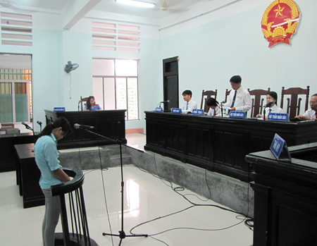 Quang cảnh phiên tòa lúc tuyên án.