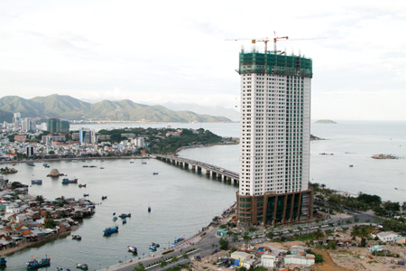 Công trình Tổ hợp khách sạn căn hộ cao cấp Mường Thanh Khánh Hòa xây vượt tầng