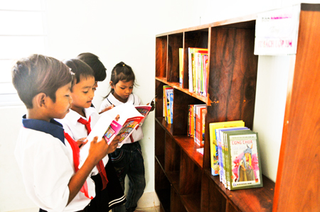Đưa sách đến với học sinh