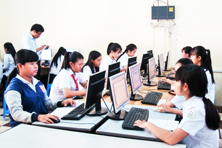 Thí sinh thi môn Tin học