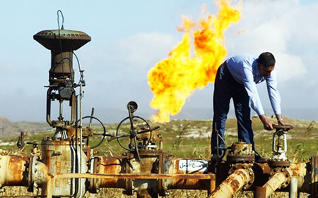 Giá dầu tăng mạnh trong tháng