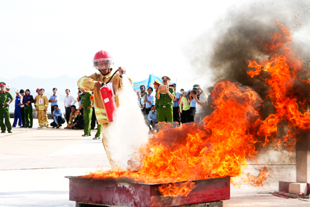 Phát huy truyền thống vẻ vang, hoàn thành xuất sắc nhiệm vụ, đảm bảo an toàn phòng cháy, chữa cháy