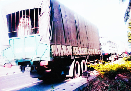 Xe tải đậu sai quy định