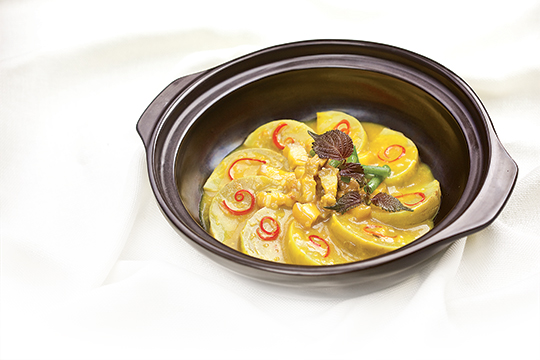 Cà bát om thịt ba chỉ