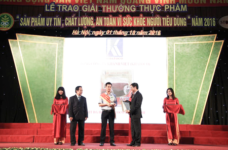 Thịt đà điểu Khatoco đạt giải thưởng "Thương hiệu thực phẩm an toàn, tin dùng 2016"