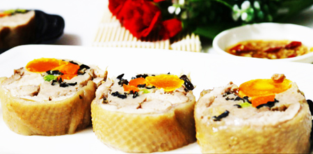 Đùi gà cuộn trứng muối