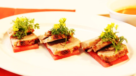 Ức vịt xốt dưa hấu