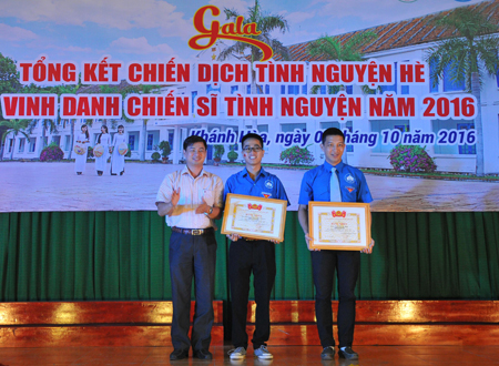 Tổng kết Chiến dịch Tình nguyện hè, vinh danh chiến sĩ tình nguyện năm 2016