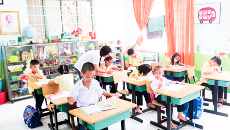 Một tiết học tại Trung tâm Phục hồi chức năng - Giáo dục trẻ em khuyết tật tỉnh