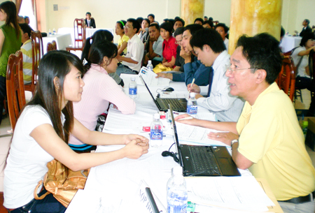 Cần giảm khoảng cách cung - cầu lao động