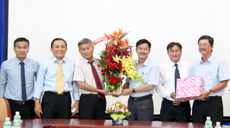 Thăm các doanh nghiệp tiêu biểu