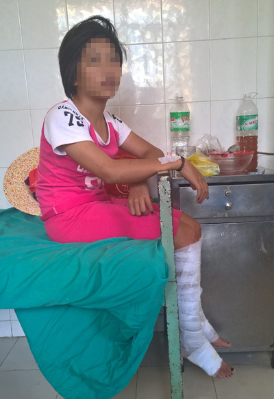 Thiếu nữ đốt trường vì bị bạn ép