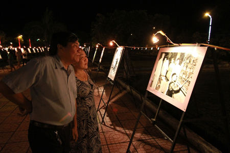 Khai mạc Triển lãm ảnh Chủ tịch Hồ Chí Minh và TP. Cam Ranh