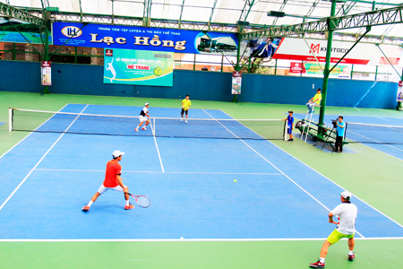 Các cặp vận động viên tranh tài tại giải