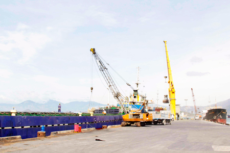 Tình trạng xe chở quá tải tại các bến cảng biển: Đã được kiểm soát chặt