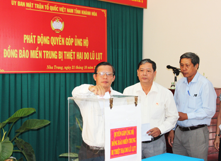 Phát động quyên góp ủng hộ đồng bào miền Trung bị thiệt hại do lũ lụt