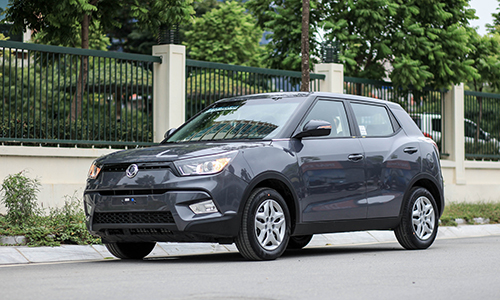 Ssangyong Tivoli bản số sàn 6 cấp giá 570 triệu.