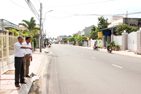 Thị trấn Vạn Giã: Người dân hiến đất mở đường