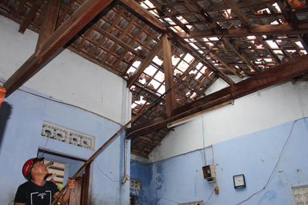 Sét đánh hỏng nhà dân