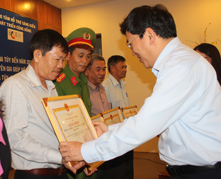 Hơn 600 người tham gia điều trị nghiện bằng methadone