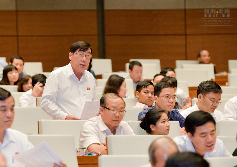 Đại biểu Quốc hội Phạm Hồng Phong- Hậu Giang phát biểu tại Hội trường