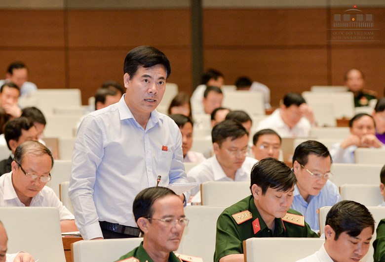 Đại biểu Quốc hội Nguyễn Quang Dũng- Quảng Nam phát biểu tại Hội trường