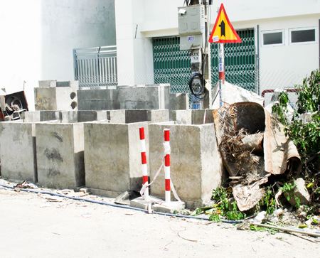 Nước mưa ứ đọng