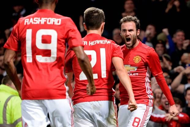 Juan Mata đang là nguồn cảm hứng nơi hàng công của Manchester United.