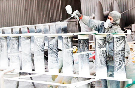 Hoạt động sản xuất trong Khu công nghiệp Diên Phú