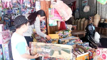 Tràn lan đồ chơi trẻ em nguy hại