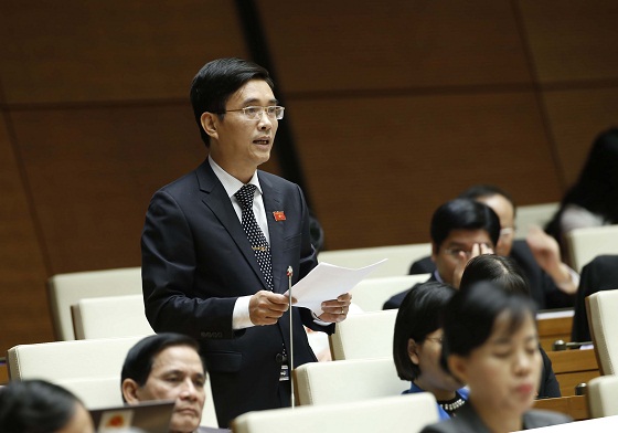 Đại biểu Quốc hội Hoàng Quang Hàm- tỉnh Phú Thọ phát biểu tại Hội trường