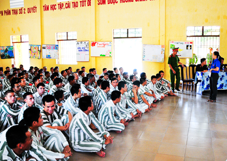 Một buổi tuyên truyền pháp luật cho đối tượng thanh niên tại Trại giam A2