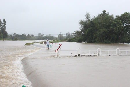 Mực nước tiếp tục dâng cao