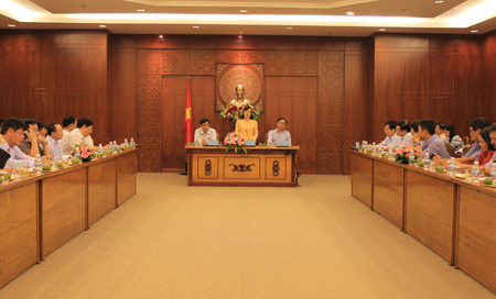 Bộ trưởng Bộ Y tế làm việc tại UBND tỉnh Khánh Hòa.