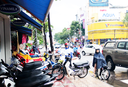 Xã, phường buông lỏng quản lý vỉa hè