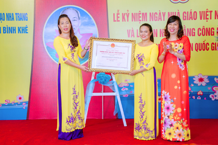 Trường Mầm non Bình Khê đón bằng công nhận trường chuẩn quốc gia mức độ 2