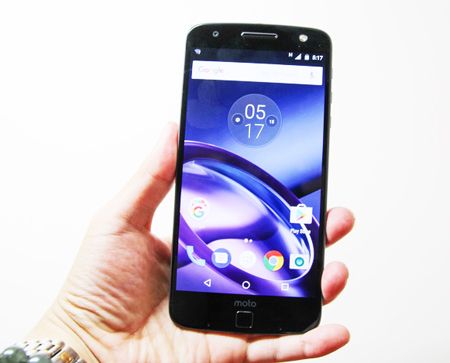 Moto Z mỏng 5,2mm về Việt Nam giá 16 triệu đồng