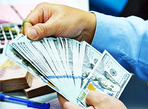 Ngân hàng tăng mạnh giá USD