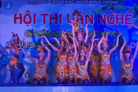 Hội thi văn nghệ chào mừng ngày Nhà giáo Việt Nam