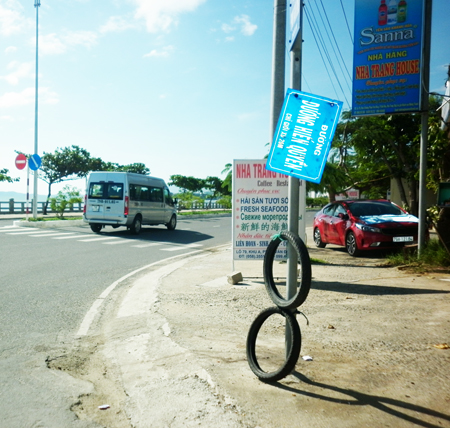 Mất đẹp trụ biển tên đường