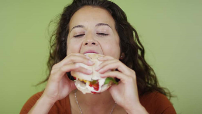 Ăn nhanh gây hại cho sức khỏe của bạn