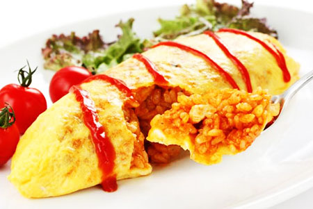 Cách làm món Omurice - cơm cuộn trứng kiểu Nhật