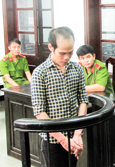 Bị bắt quả tang bán ma túy