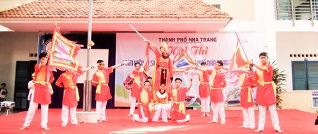 Học sinh thi tìm hiểu di sản văn hóa